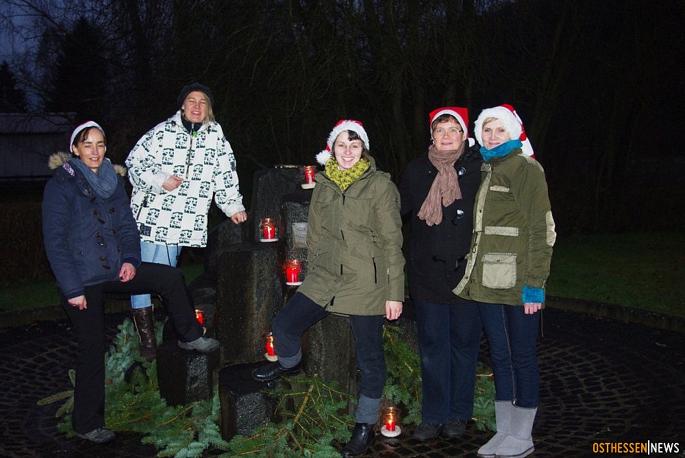 Weihnachtliches Dorffest in Udenhausen - sogar mit Weihnachtsfrauen