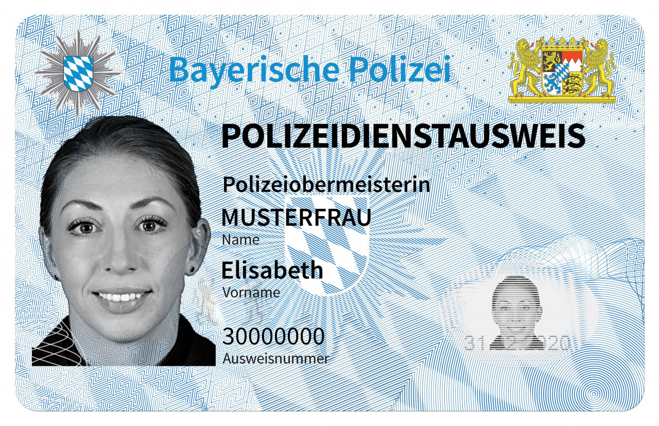 Bayerische Polizei mit neuem Dienstausweis - Osthessen