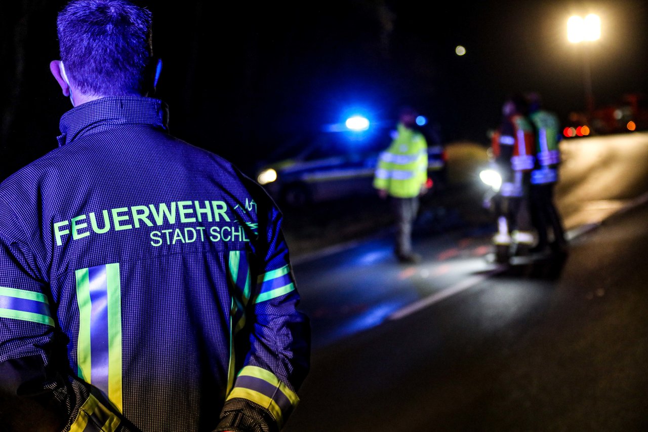 22-Jähriger Wird Von Pkw Erfasst Und Stirbt - Zwischen Sandlofs Und ...