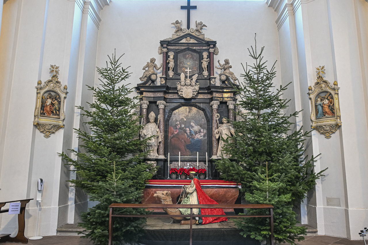 Fuldaer Dom erstrahlt zu Heiligabend in weihnachtlichem Glanz