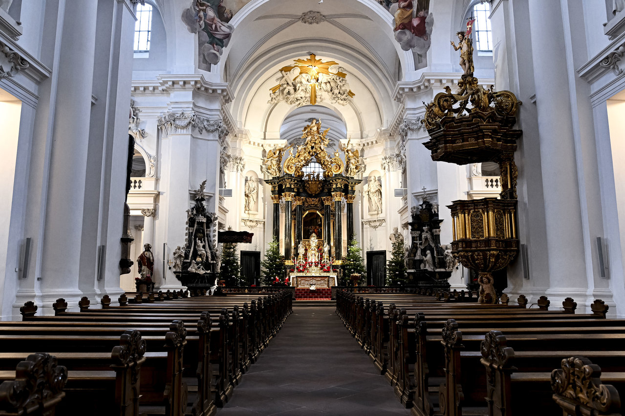 Fuldaer Dom erstrahlt zu Heiligabend in weihnachtlichem Glanz OsthessenNews