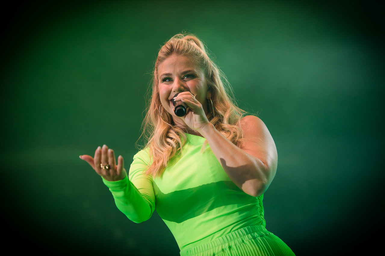 Noch mehr Bilder Beatrice Egli sorgt f r G nsehautmomente