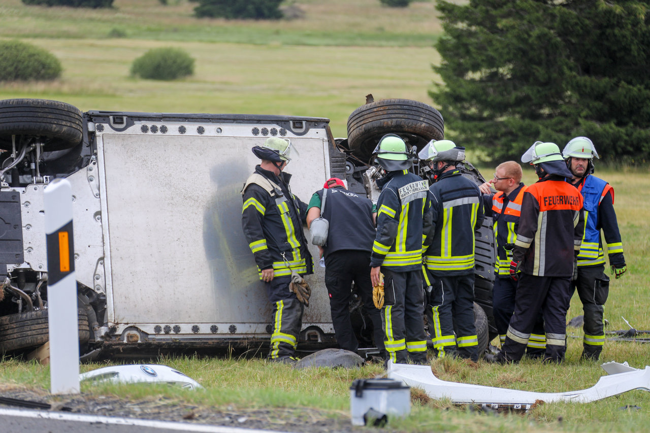 Schwerer Unfall In Der Rhön: 69-jährige Beifahrerin Verstorben ...