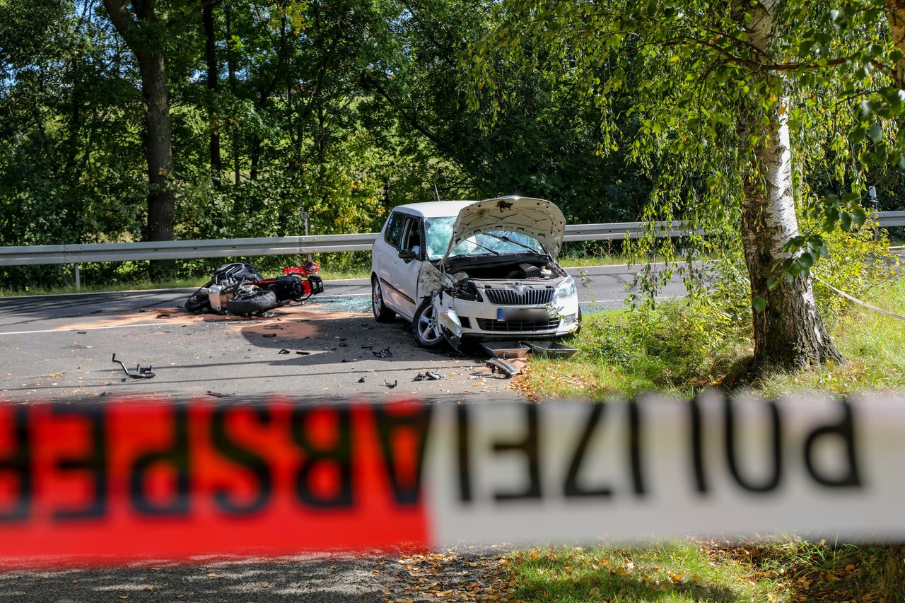 Schwerer Unfall In Dirlos: Pkw Gegen Motorrad - Osthessen|News