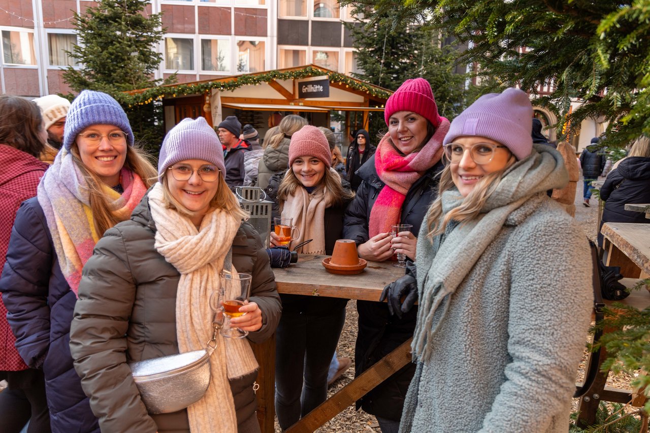 Standbetreiber Ziehen Positive Zwischenbilanz Zum Weihnachtsmarkt ...