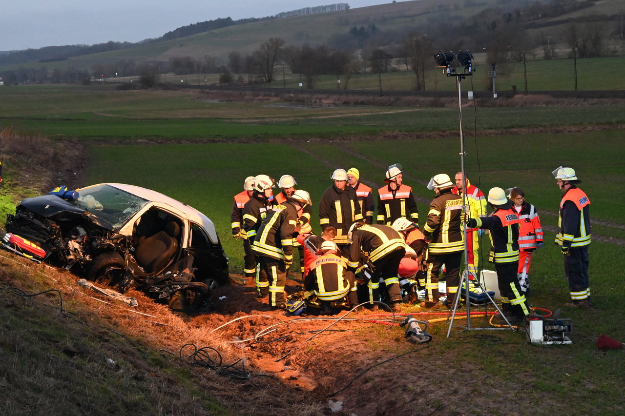 Schwerer Verkehrsunfall Mit Drei Fahrzeugen: B27 Wieder Freigegeben ...