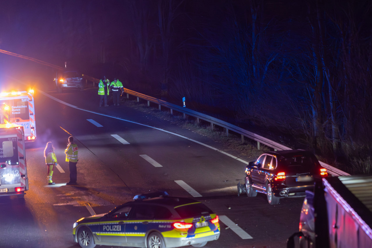 Mehrere Autos Und Lkw Krachen Auf A66 Ineinander - Zwei Verletzte ...