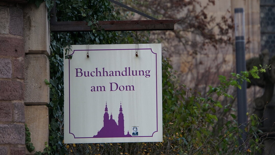 Theologisches Fachsortiment der "Buchhandlung am Dom" zieht in die