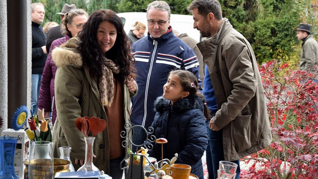 Erster Hof und GaragenFlohmarkt für guten Zweck lockte viele Besucher