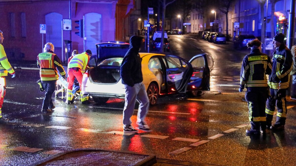Als Taxi missbraucht: Krefelder Rettungsdienst klagt über Überlastung -  Rheinland - Nachrichten - WDR