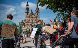 Start der Aktionstage: 200 Fahrrad-"Schieber" für mehr Klimaschutz