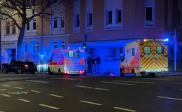Unfall in der Kurfürstenstraße: Auto übersieht Rollerfahrer