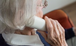 Polizei warnt: Enkeltrick-Betrüger melden sich wieder am Telefon
