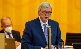 Ministerpräsident Bouffier verkündet: Corona-Basisschutzmaßnahmen bleiben