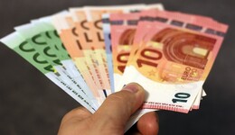 Am Nikolaustag: Mann findet 100 Euro - und will diese zurückgeben