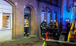 Nächtlicher Brand in der Leipziger Straße - Mann muss festgenommen werden
