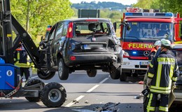 Unfall bei Rixfeld: Drei Fahrzeuge involviert - Fahrerin verletzt