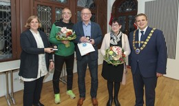 Uwe Schaake und Rainer Hahn erhalten die Sportehrenmedaille der Stadt