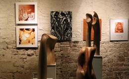 Fuldaer Kunstverein präsentiert einfarbige Werke im Kapitelsaal