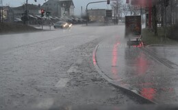 Warnung vor Unwetter: Starkes Gewitter mit Starkregen und Böen möglich