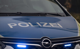 Auf der L 3433: Kradfahrer (60) kommt in Kurve von Fahrbahn ab