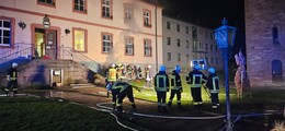 Feuerwehr löscht Feuer in Jugendeinrichtung in Sannerz