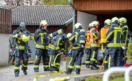 Rauch in Keller eines Wohnhauses - Feuerwehr im Einsatz