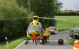 Rettungshubschrauber bei Mühlbach im Einsatz: Zwei Motorradfahrer verletzt