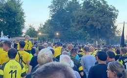 Aufregung beim ersten Heimspiel von Borussia Dortmund