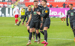 Daniel Hanslik behauptet mit Kaiserslautern Rang zwei der 3. Liga