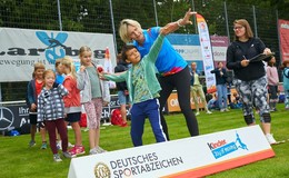 Heike Drechsler bei Sportabzeichen-Tour des DOSB in Hünfeld