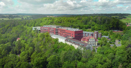 Krankenhaus Eichhof verschärft Besuchsregeln: Zutritt nur noch mit 2G