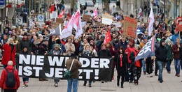 450 Teilnehmer: Demozug durch Fuldas Innenstadt