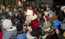 Jubiläum und Weihnachtsmarkt locken zahlreiche Besucher nach Hosenfeld