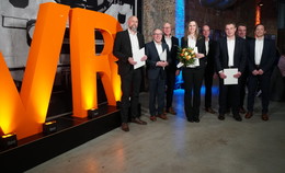 VR-Bankverein Unternehmensgruppe ehrt langjährige und engagierte Mitarbeiter