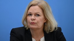 Innenministerin Faeser (SPD)  will Innen-Konferenz zu Attacken auf Wahlkämpfer