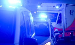 31-Jähriger randaliert im Rettungswagen und greift Besatzung an