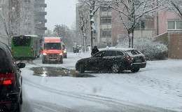 Schneebedeckte Fahrbahn: Chaos auf den Straßen im Fuldaer Stadtgebiet
