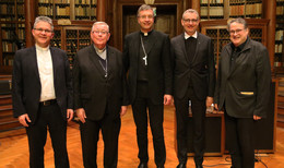 Kardinal Hollerich zu Gast an der Theologischen Fakultät