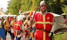 Ritter, Men at Arms, Bogenschützen und Handwerkskunst aus Nah und Fern