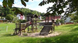Starke Dorfgemeinschaft packt an: Spielplatz in Oberstellberg erneuert