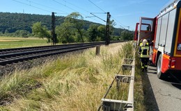 Feuer am Bahndamm bei Friedlos: Verspätungen im Bahnverkehr