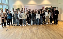 32 Jugendliche schauen hinter die Kulissen des Regierungspräsidiums Kassel