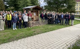 Wildbienen-Informationsstand im Bad Hersfelder Kurpark eingeweiht