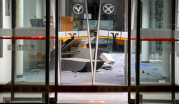 Geldautomat in der Raiffeisenbank gesprengt: Täter sind auf der Flucht