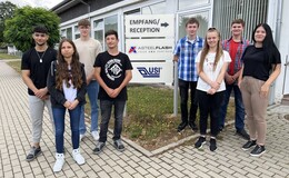 Acht neue AZUBIS bei Asteelflash in Bad Hersfeld, 24.000 Mitarbeiter weltweit
