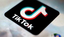 EU-Kommission leitet Verfahren gegen TikTok ein - Geldstrafen drohen