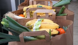 Tafeln schlagen Alarm - Menschen auf Lebensmittelspenden angewiesen