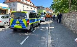 Offenbar Auffahrunfall: Feuerwehr und Polizei in der Künzeller Straße