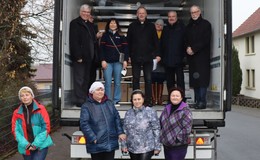 Auf der Fahrt nach Iwano-Frankiwsk: Ein Transporter mit fünf Tonnen Hilfsgütern